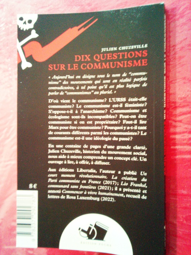 Livre 'Dix questions sur le communisme' écrit par Julien Chuzeville [Book 'Ten questions on communism' written by Julien Chuzeville]